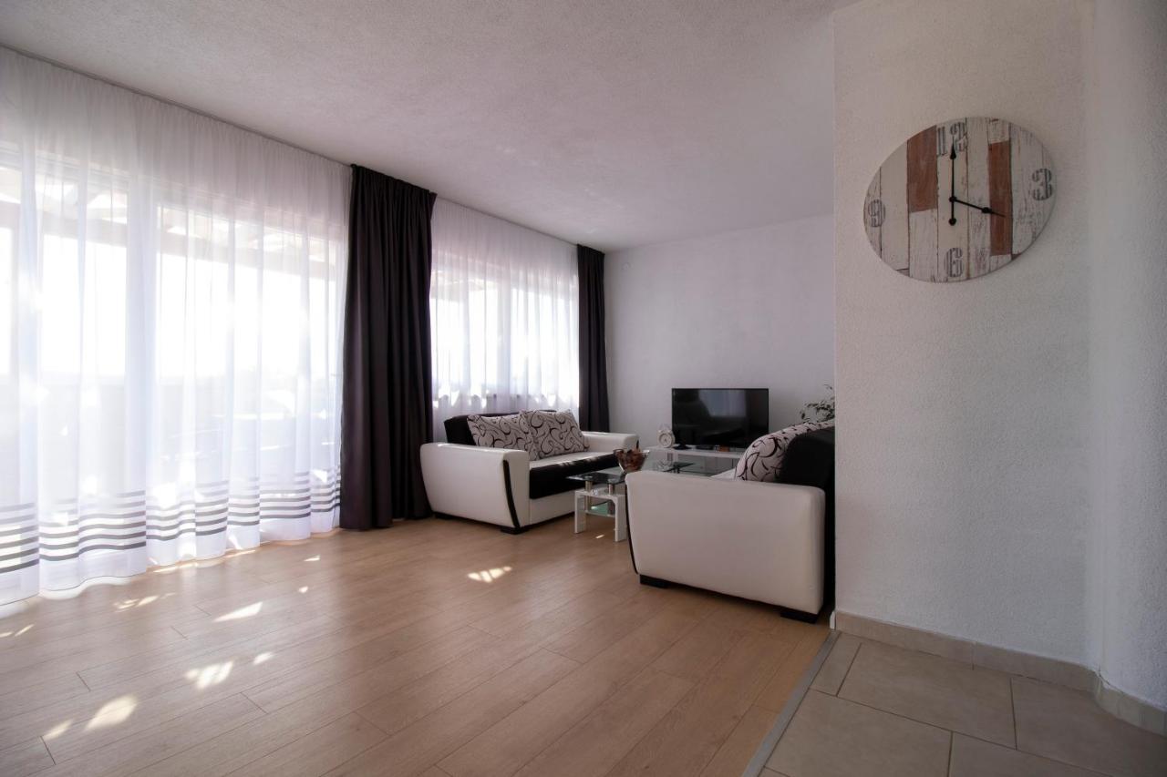 Apartmani Olivia Бибине Екстериор снимка