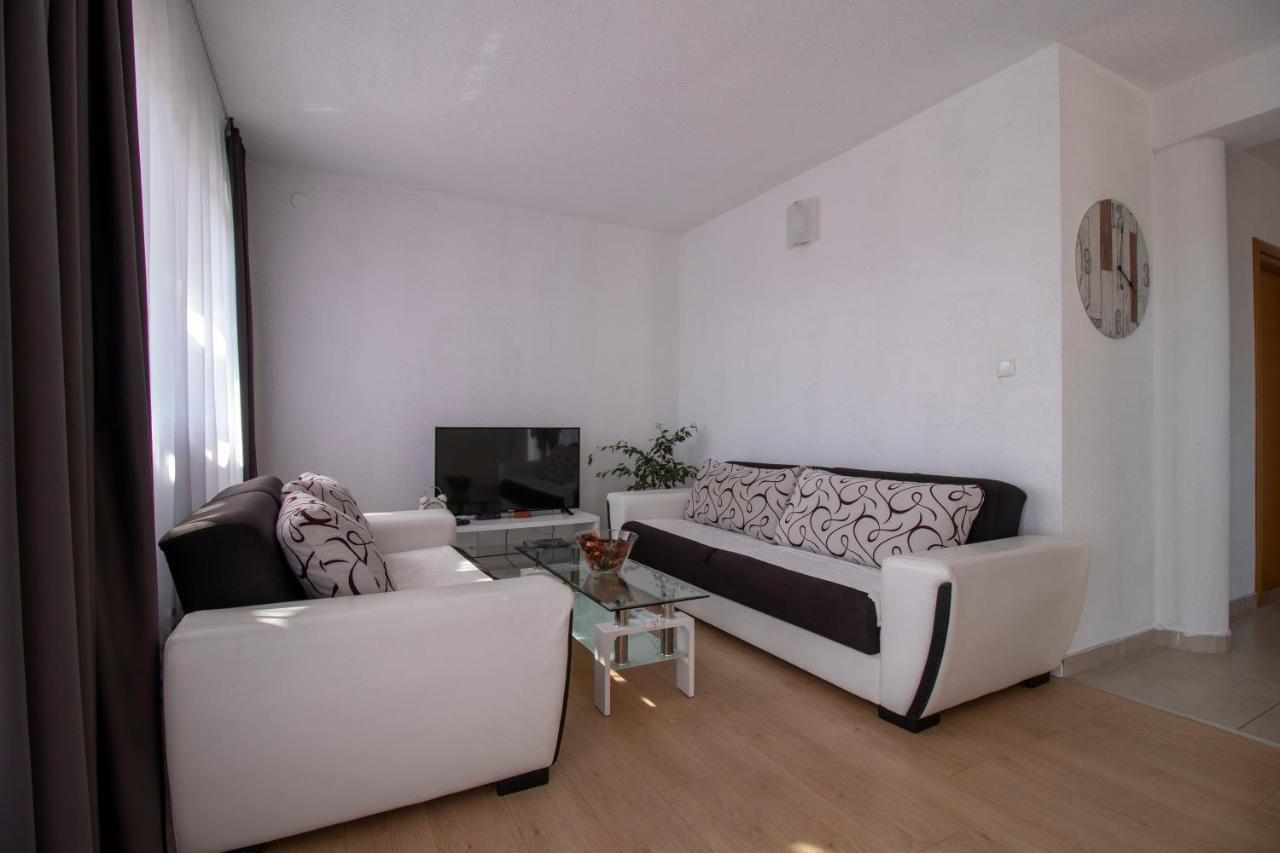 Apartmani Olivia Бибине Екстериор снимка