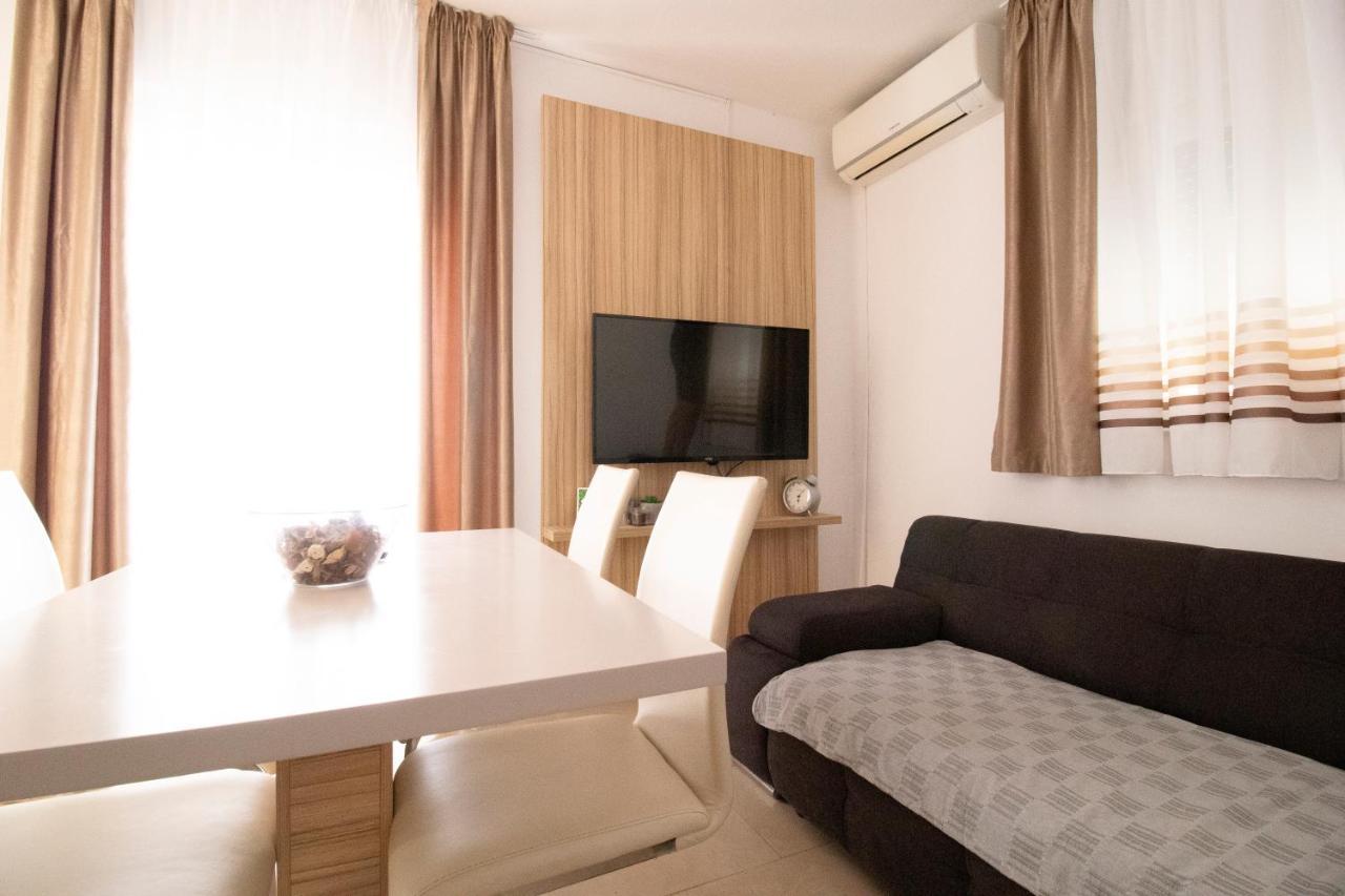 Apartmani Olivia Бибине Екстериор снимка